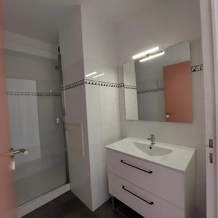 Apartment T2 Avec Piscine A 2 Min De La - Fr-1-239-1104