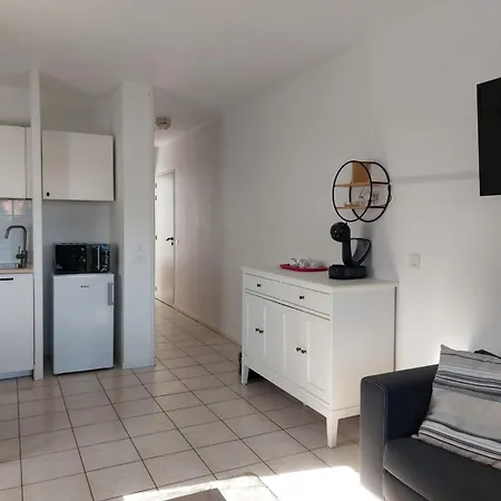 T2 Avec Piscine A 2 Min De La - Fr-1-239-1104