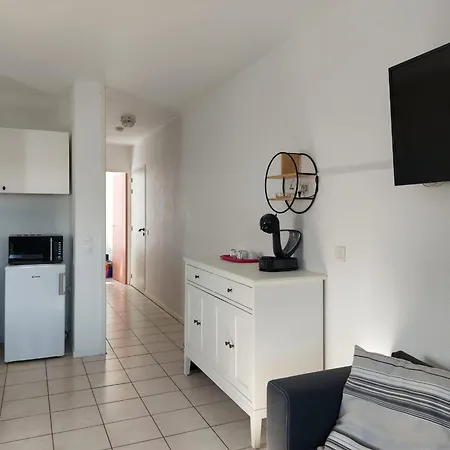 Apartment T2 Avec Piscine A 2 Min De La - Fr-1-239-1104