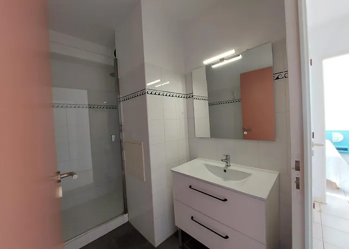 Apartmán T2 Avec Piscine A 2 Min De La - Fr-1-239-1104