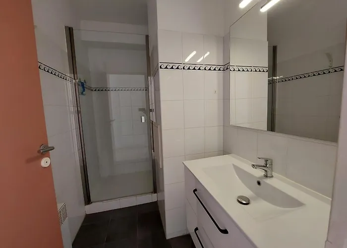 T2 Avec Piscine A 2 Min De La - Fr-1-239-1104 *