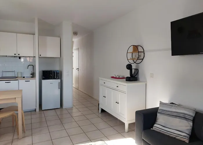 T2 Avec Piscine A 2 Min De La - Fr-1-239-1104